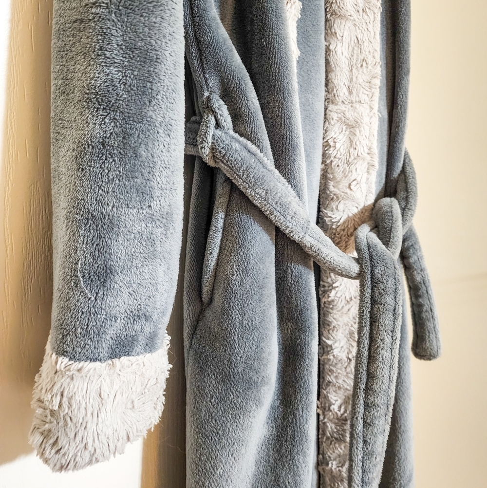 Luxury Fleece Soft Robe - Picture 3 of 5